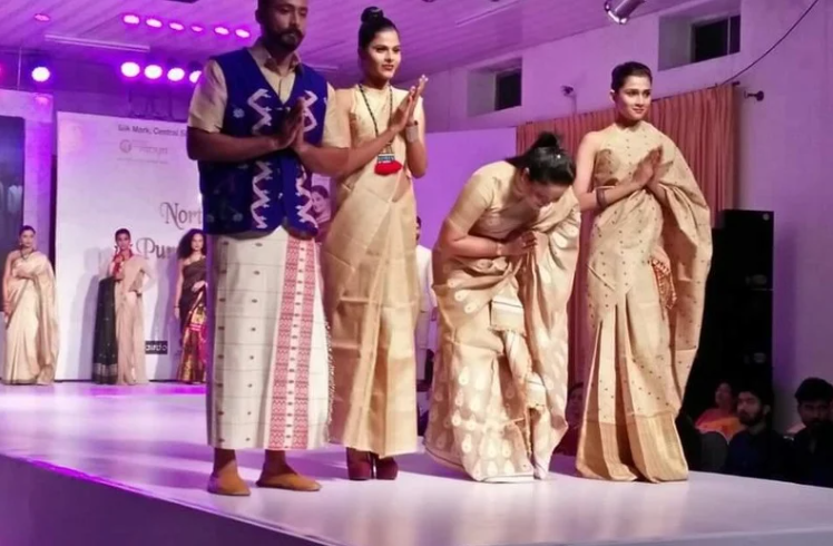 Manasmrita receives an overwhelming response at the Silk Fashion Show, Kochi — showcasing Aarhi’s  silk designs on a national stage.